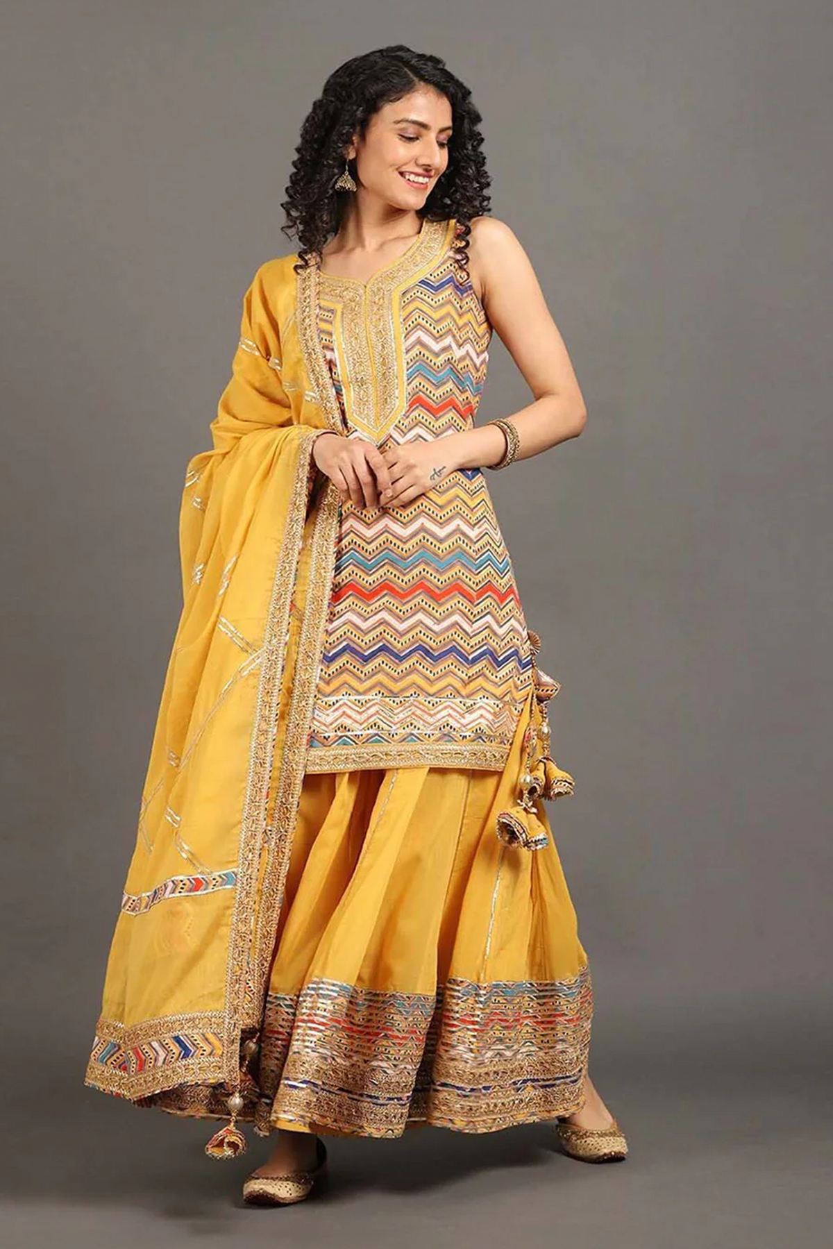 Ratna Ghagra Set