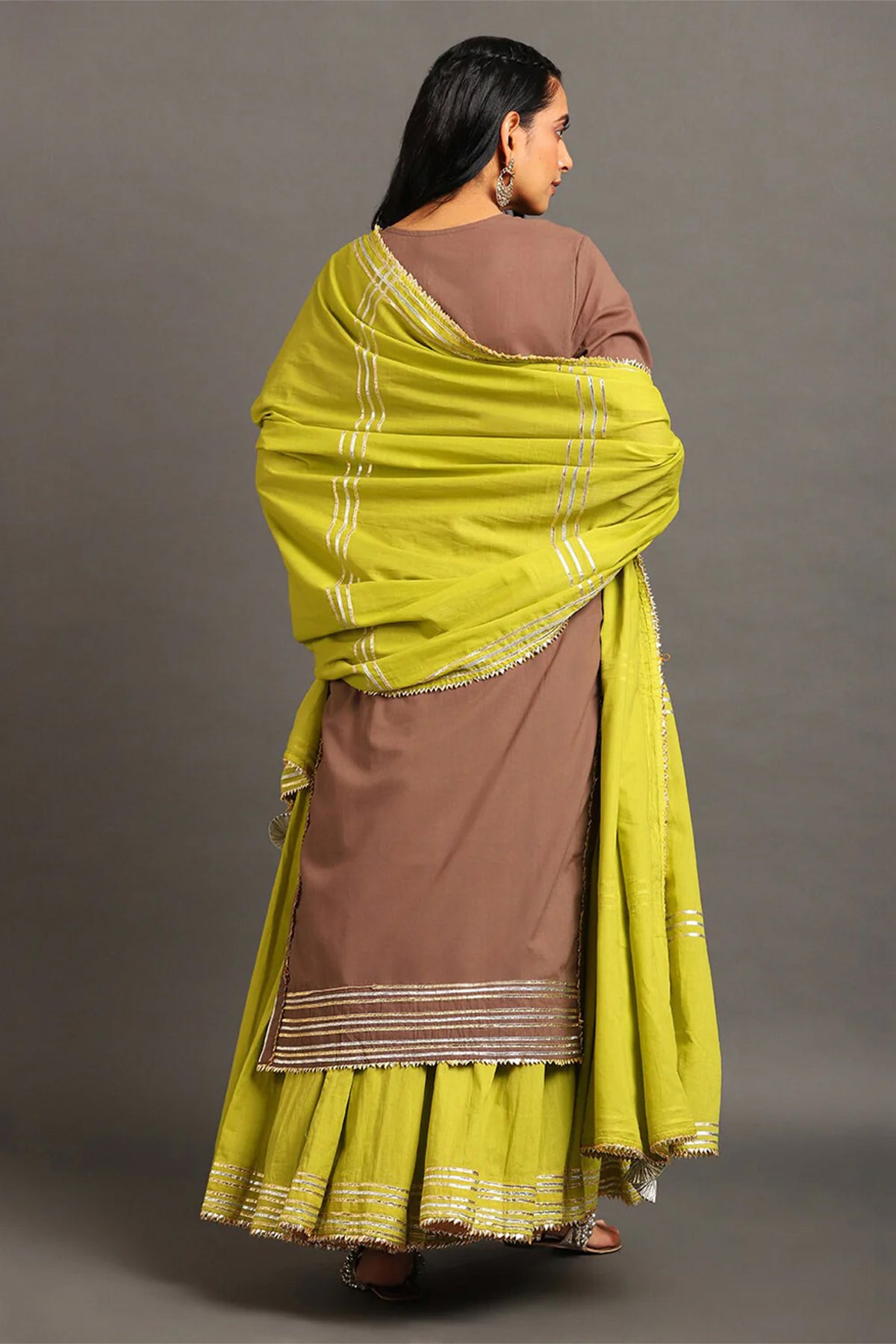 Kaynaat Kurta Ghaghri Set