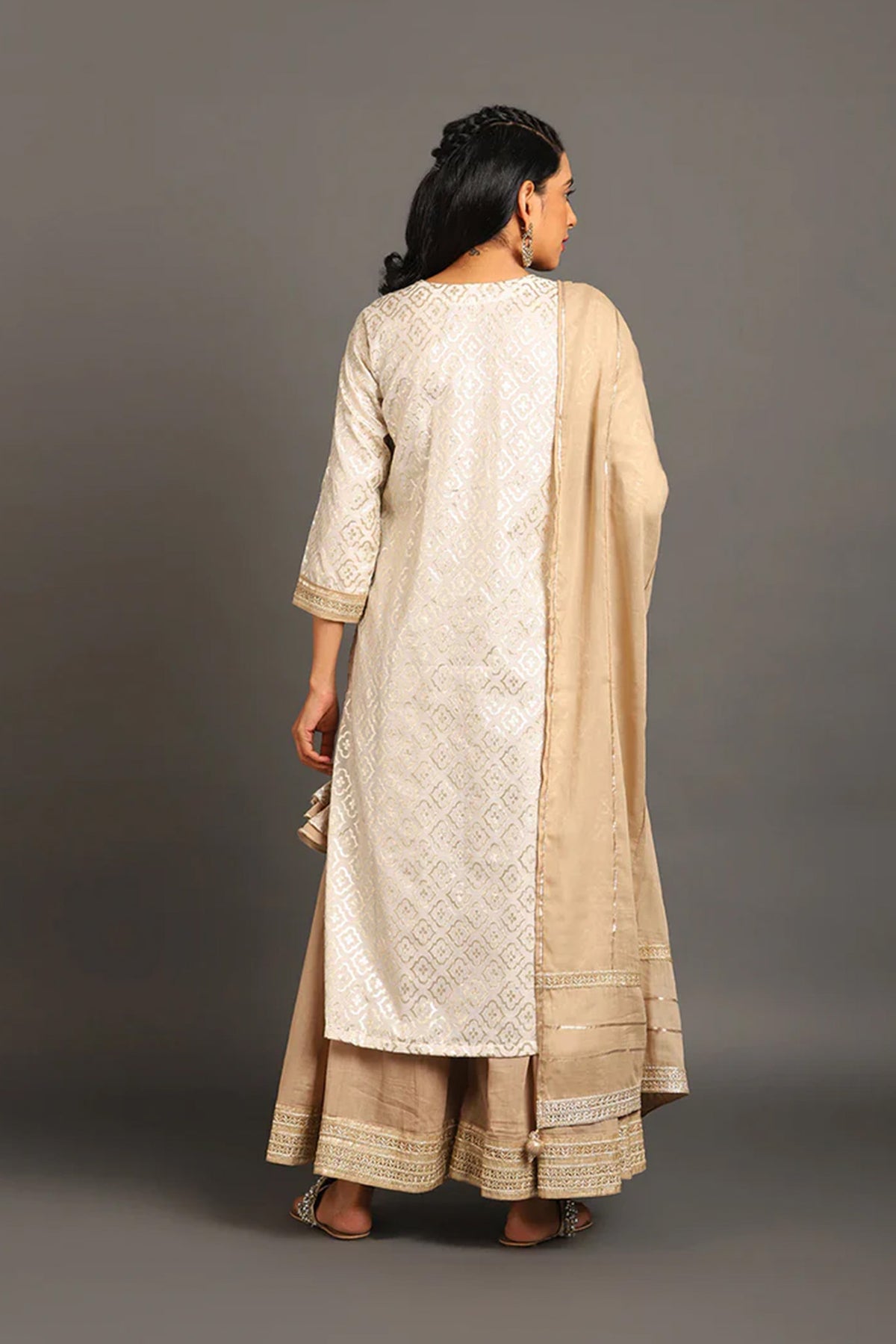 Chand Bibi Kurta Ghaghri Set