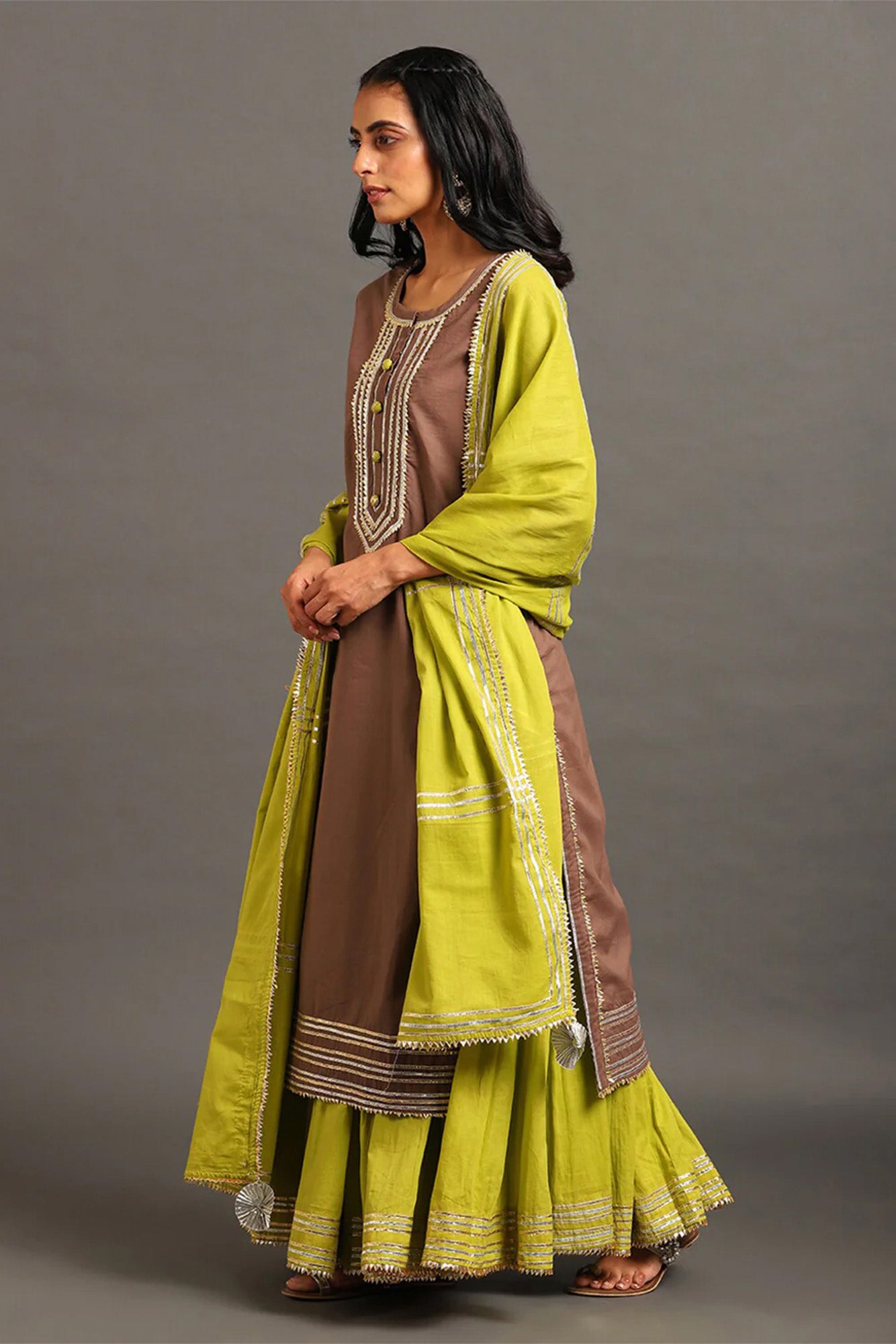 Kaynaat Kurta Ghaghri Set