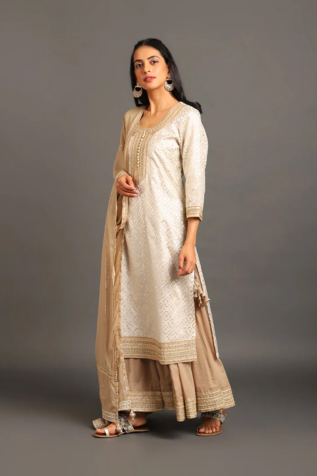 Chand Bibi Kurta Ghaghri Set