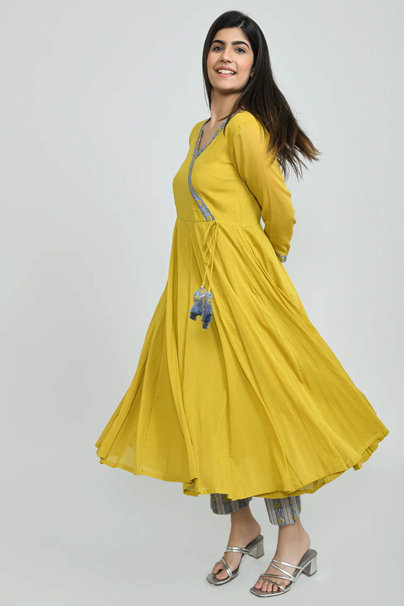 Suhani Sarson Angarkha Suit