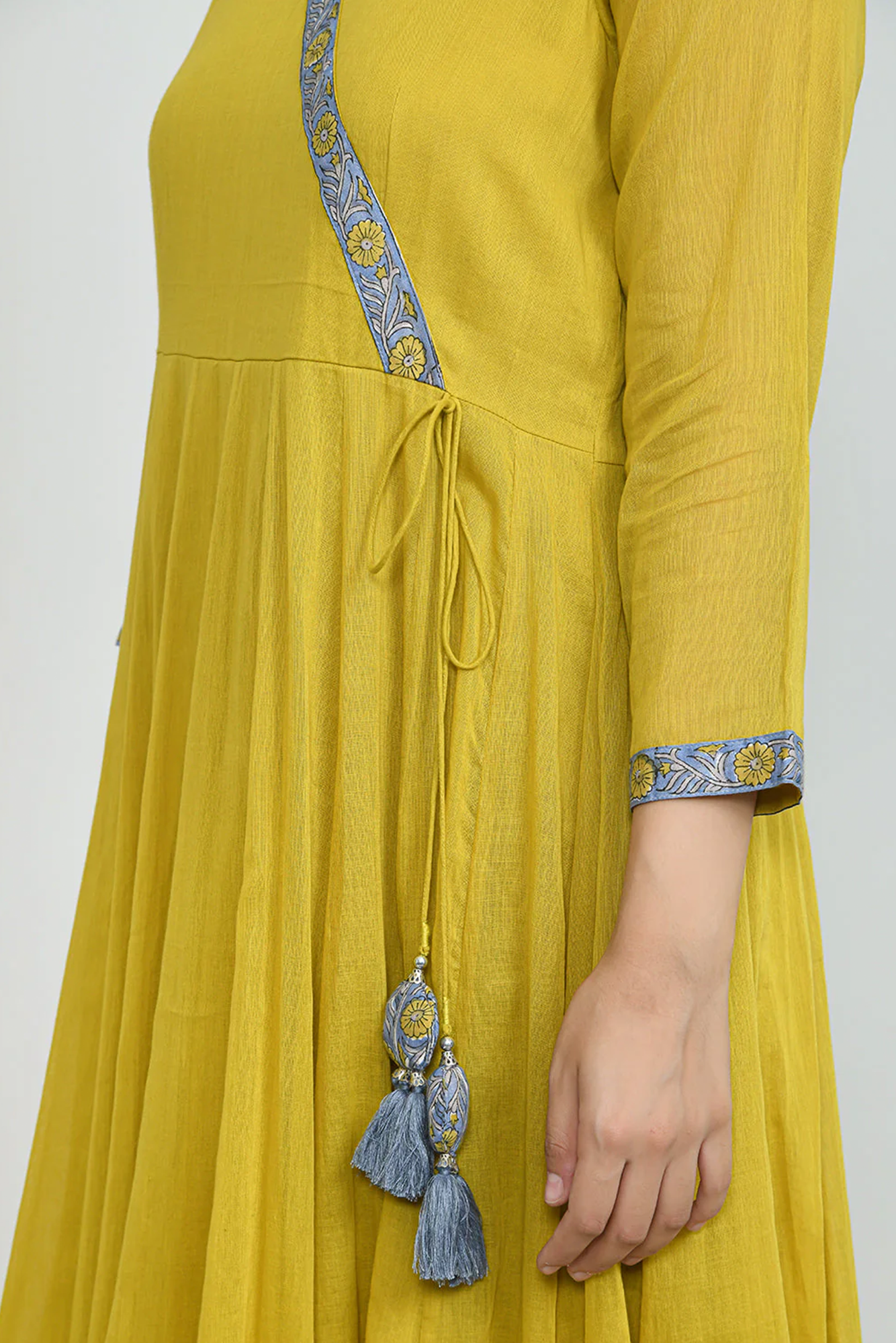 Suhani Sarson Angarkha Suit