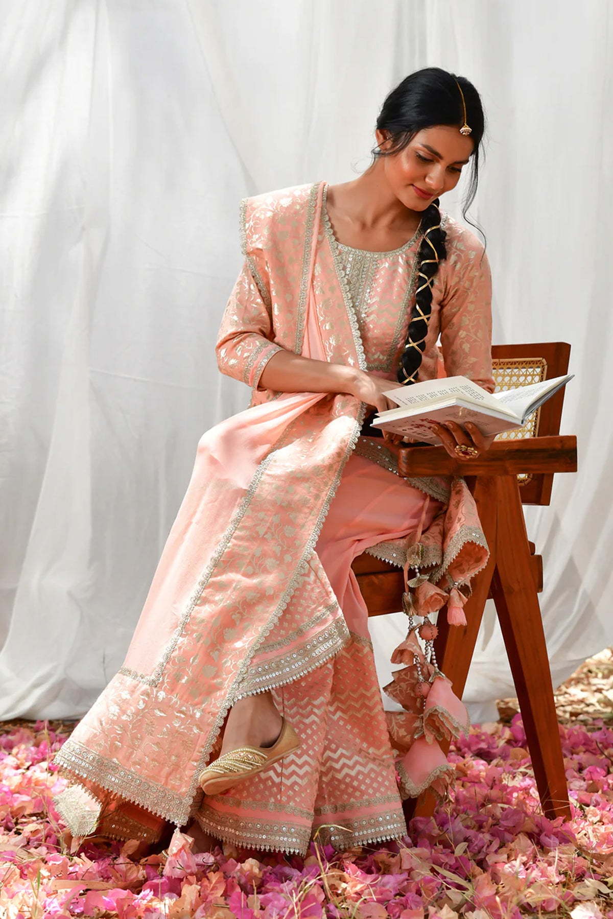 Zohra Sharara Set